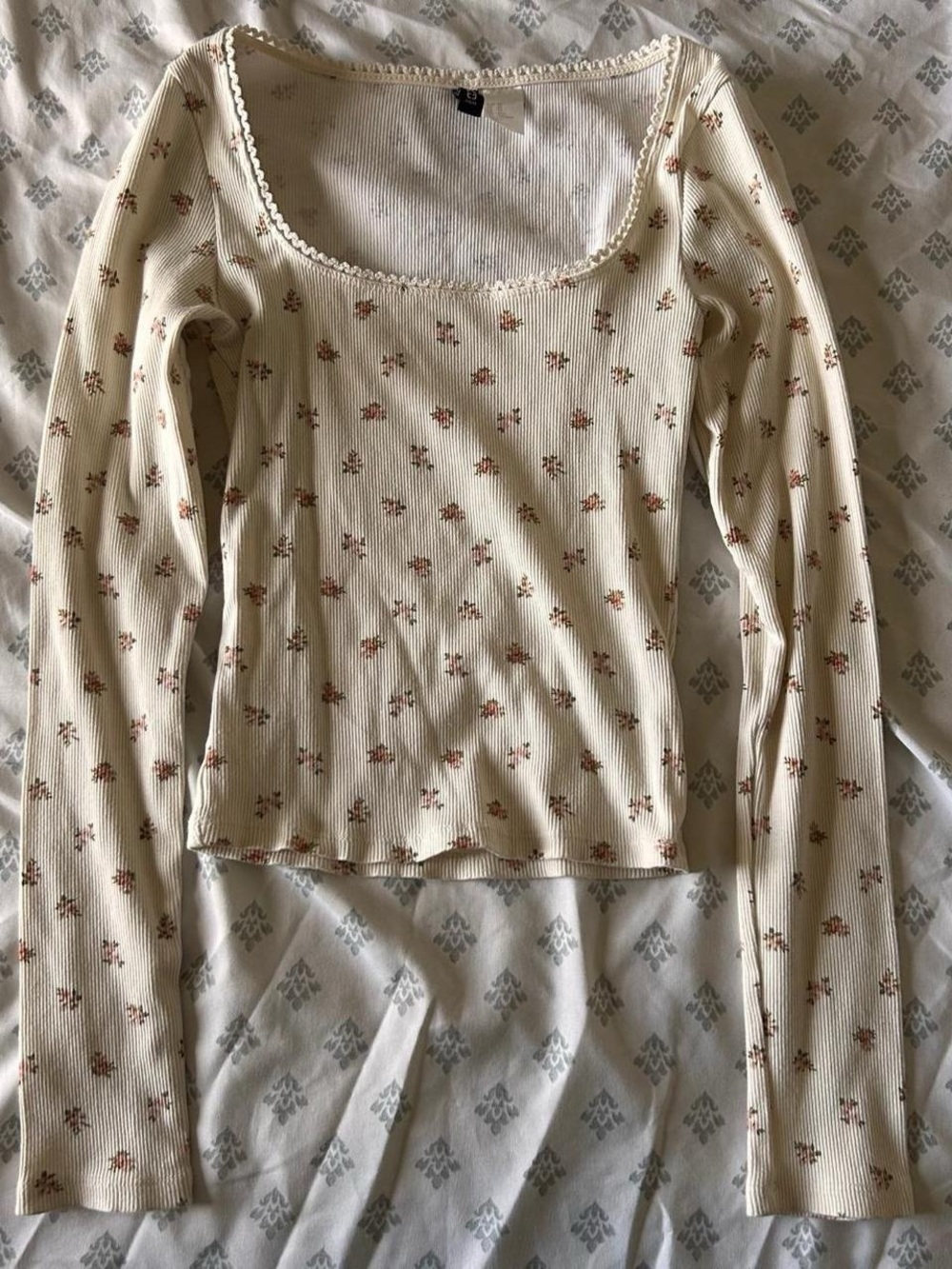 H&M Cream Ribbed Long-Sleeve Square Neck Top with Tiny Rust Floral Print